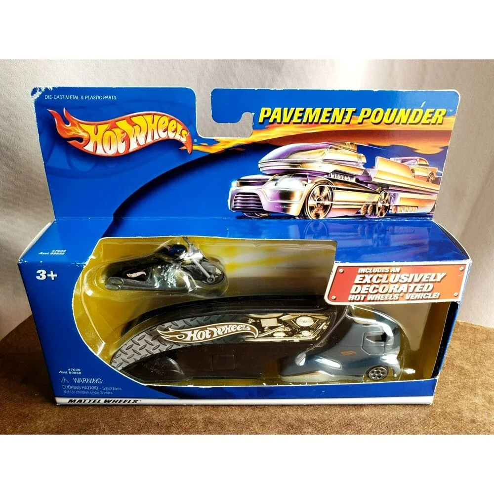 Hot Wheels PAVEMENT POUNDERS CABOVER TRUCK & SCHORCHIN' SCOOTER #47039 Groupe 13